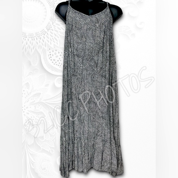 Plus Size - Picture 3 of 10